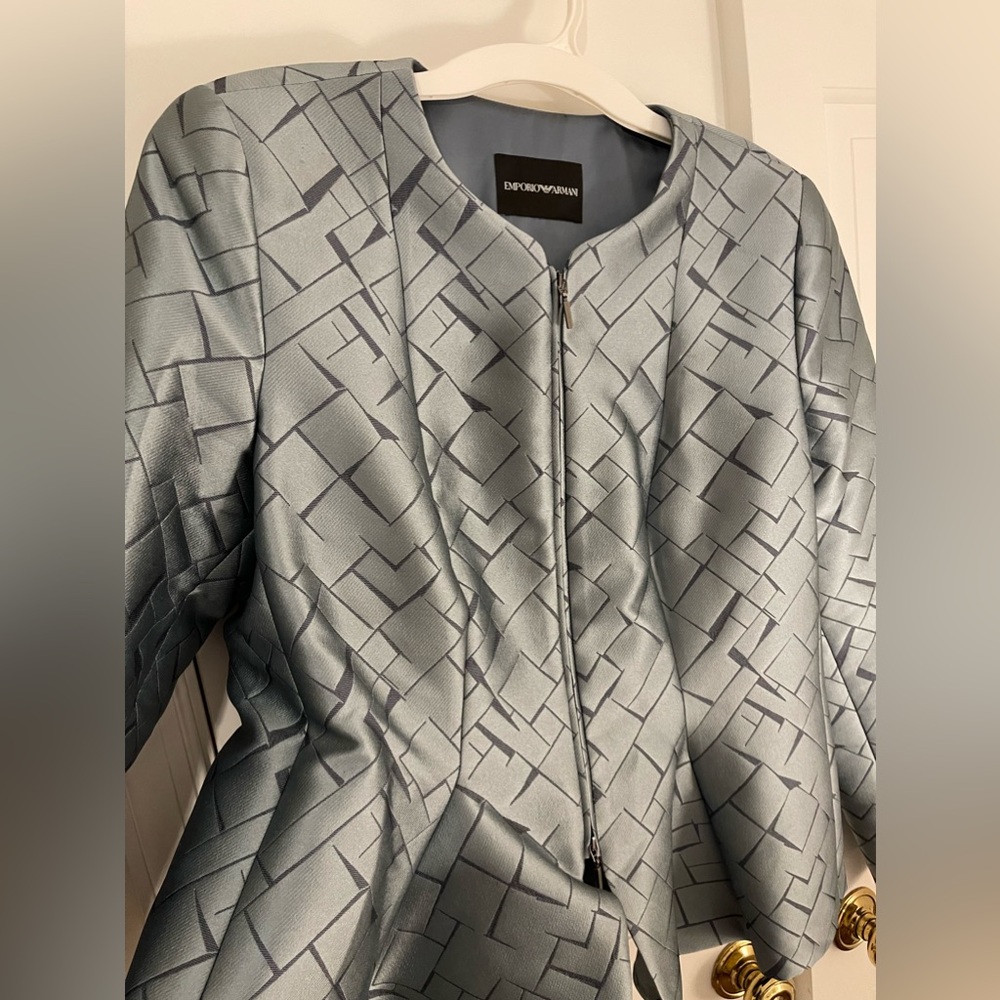 Beautiful Armani Jacket - image 3